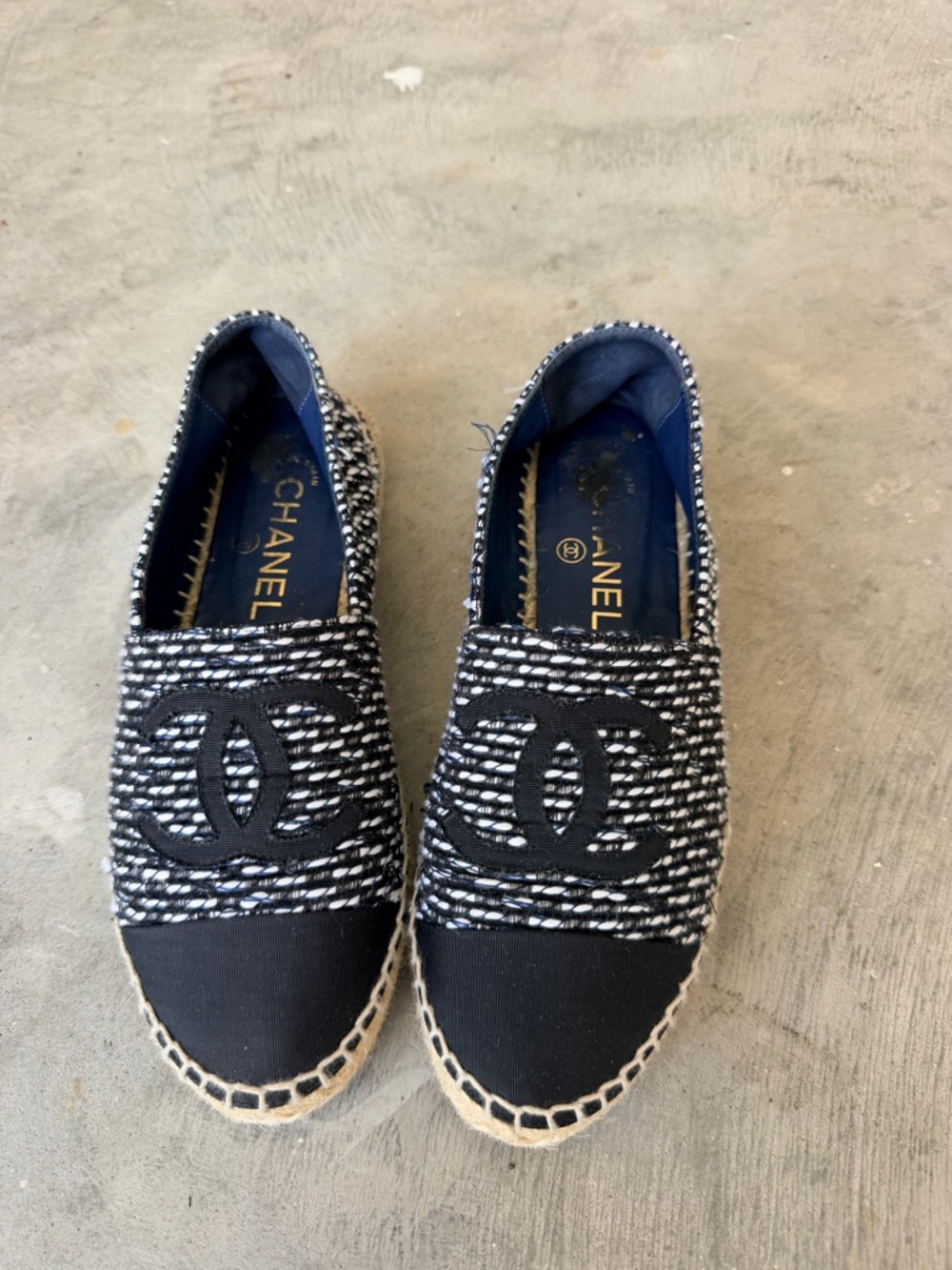 CHANEL Black & White Tweed Espadrilles with CC Logo - Picture 2 of 5